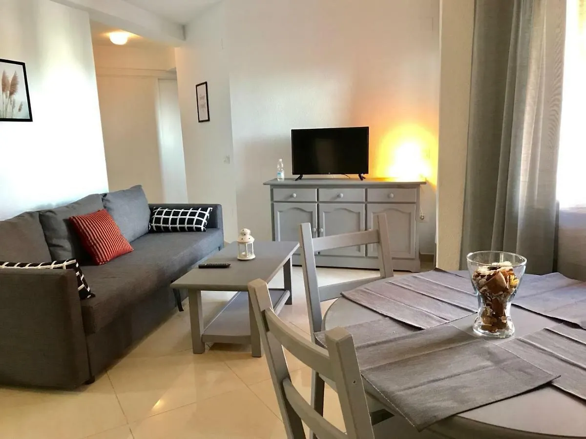 Costa Del Sol Apartments 托雷莫利诺斯