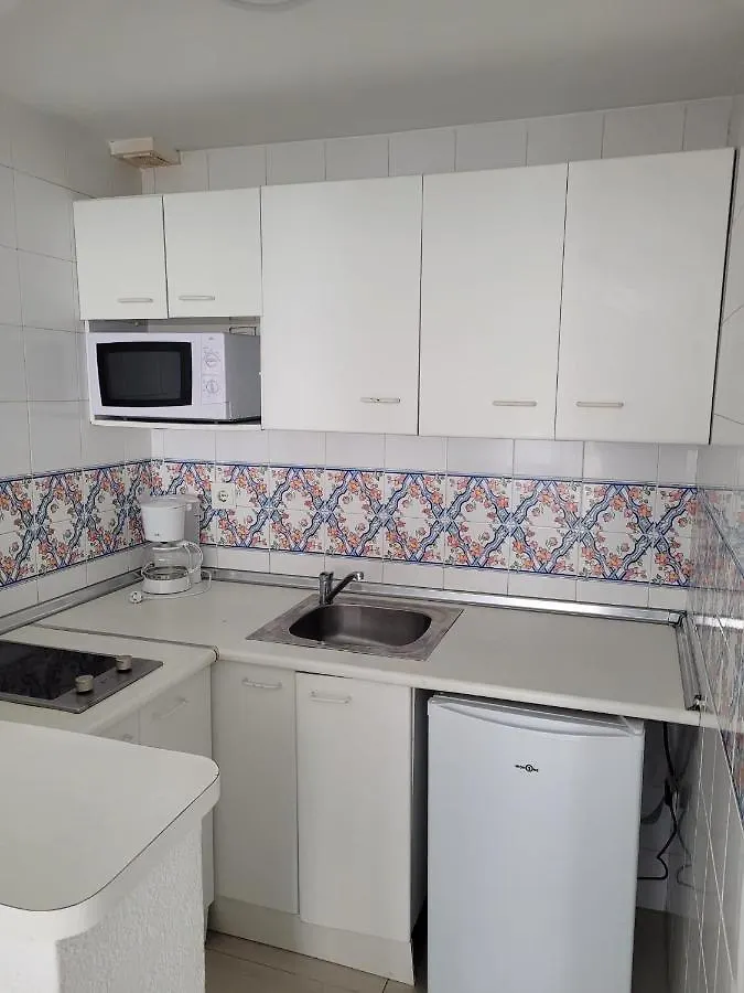 Costa Del Sol Apartments 토레몰리노스