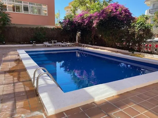 Costa Del Sol Apartments 토레몰리노스
