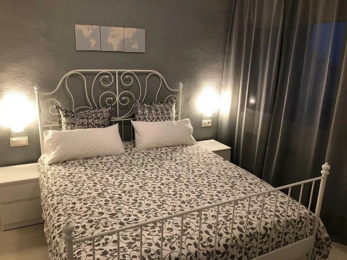 Costa Del Sol Apartments 토레몰리노스