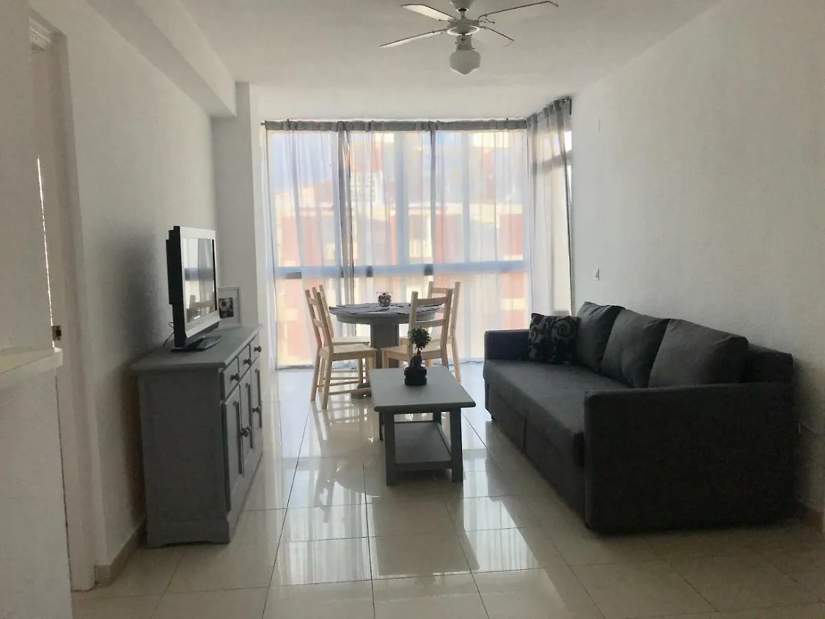 Costa Del Sol Apartments 토레몰리노스