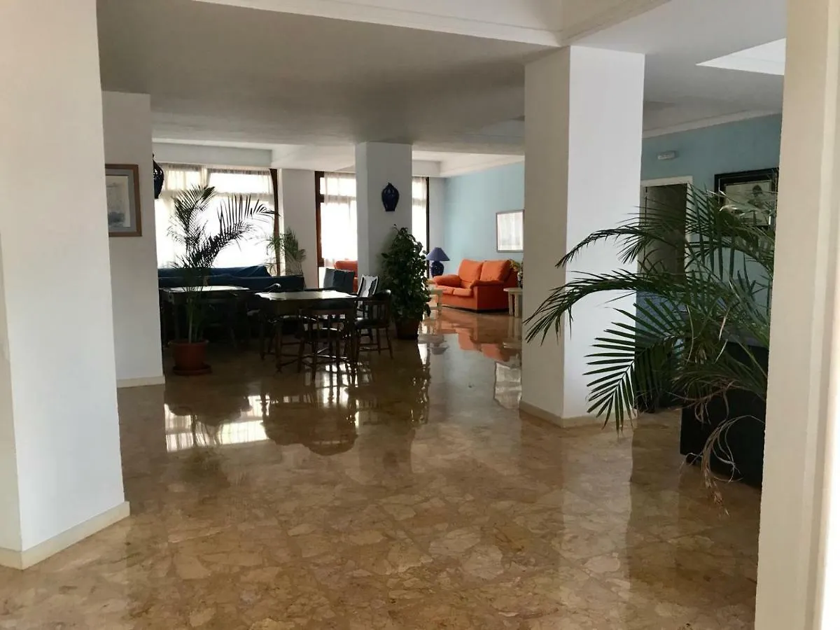 Costa Del Sol Apartments 토레몰리노스 0*,  스페인